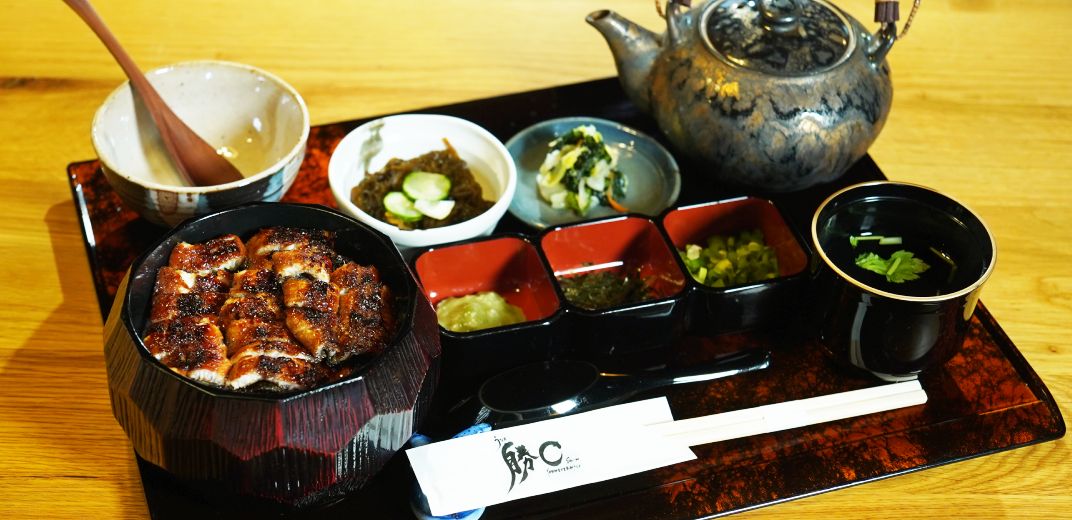 うなぎの勝○(しょうわ):炭火焼うなぎひつまぶし